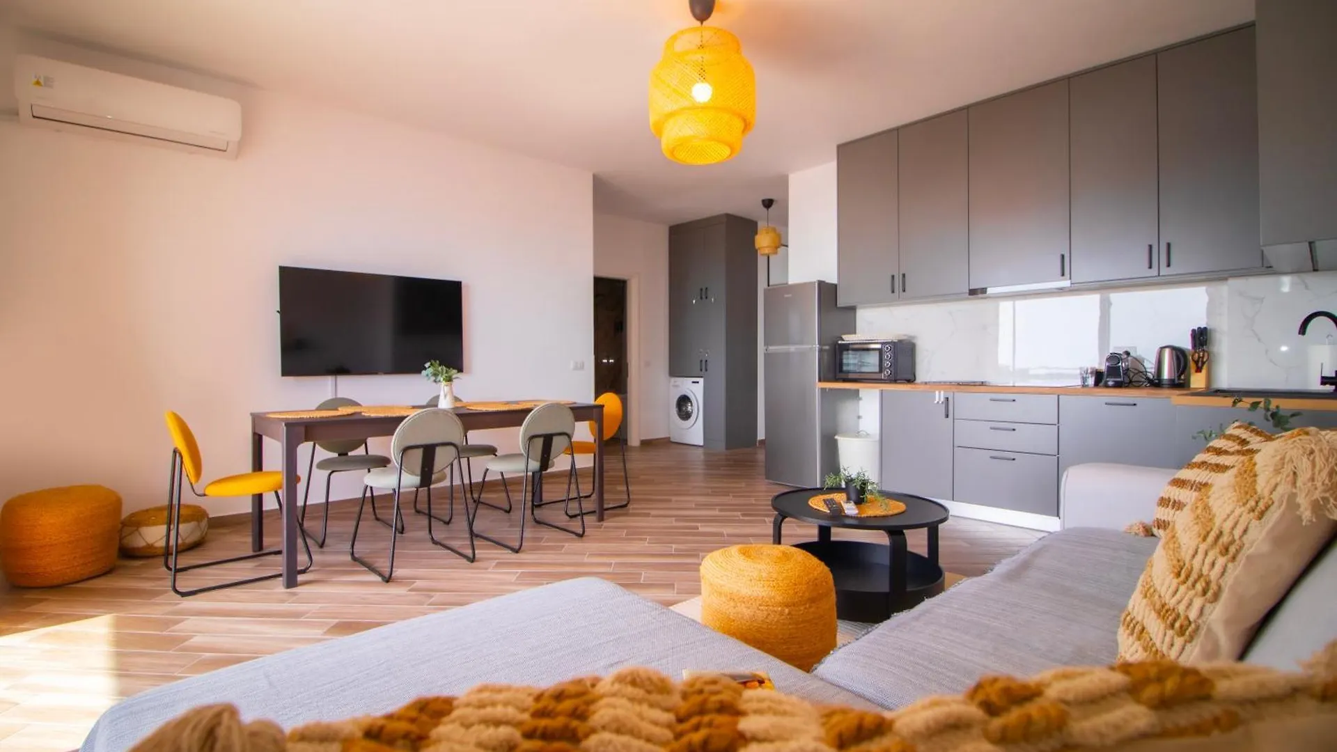 Modern Central Seaview Apartment Saranda