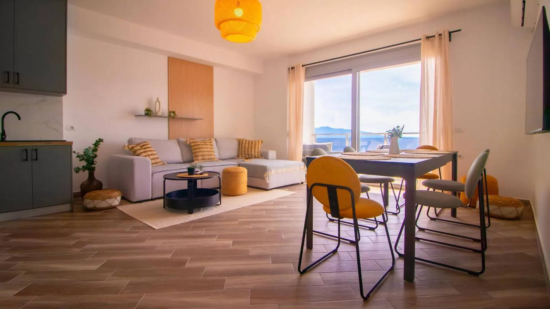 Modern Central Seaview Apartment Saranda