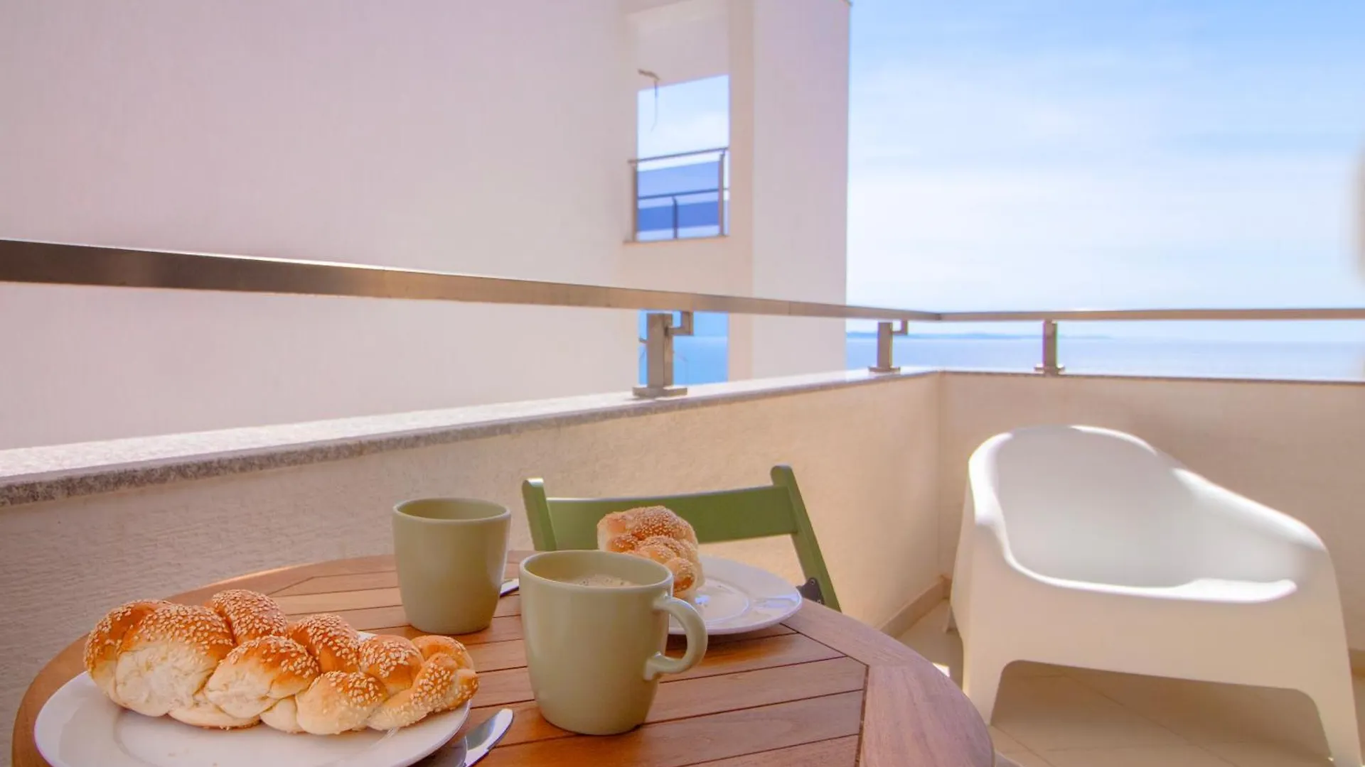 Modern Central Seaview Apartment Saranda