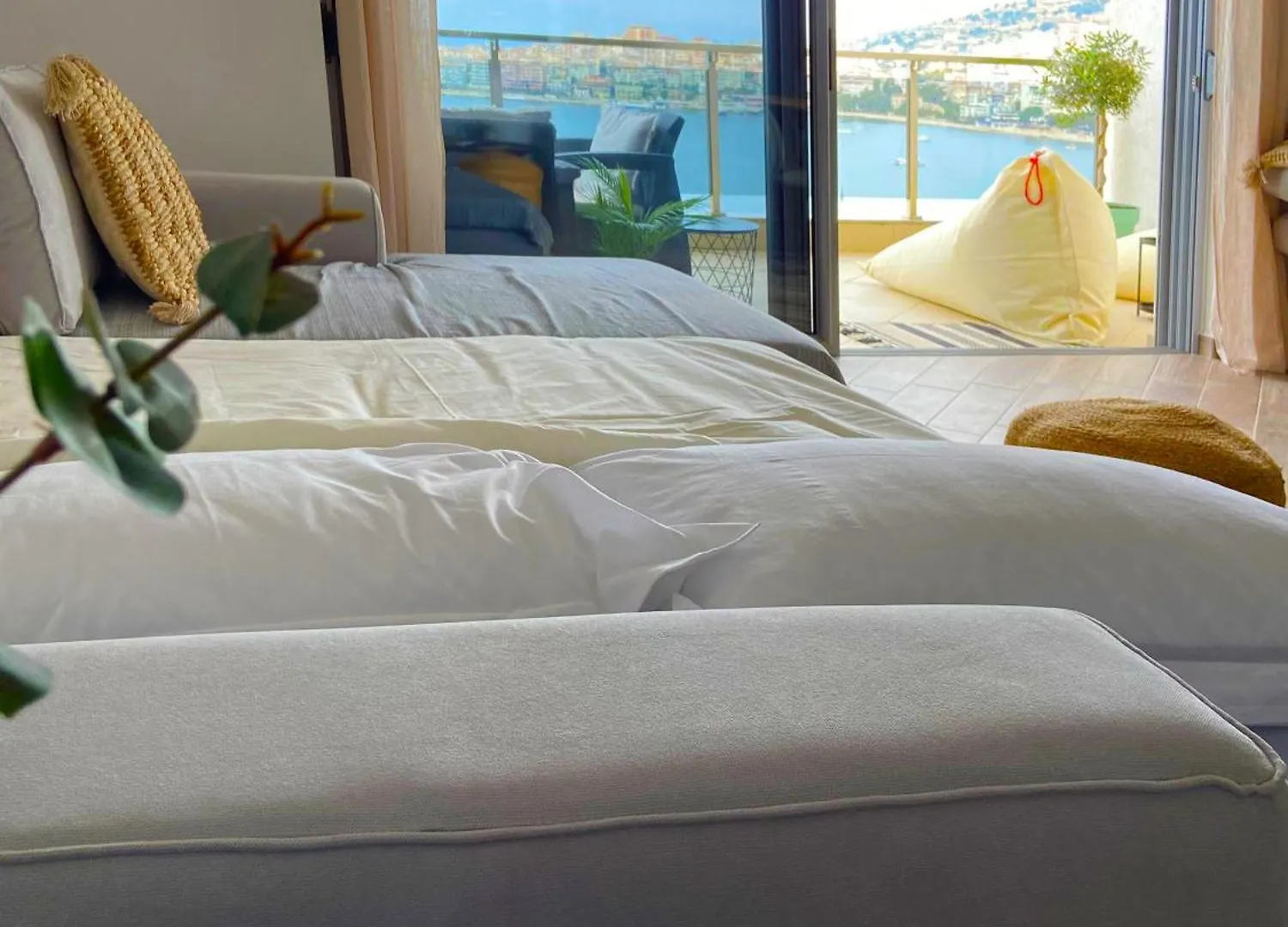 Modern Central Seaview Apartment Saranda Albanien