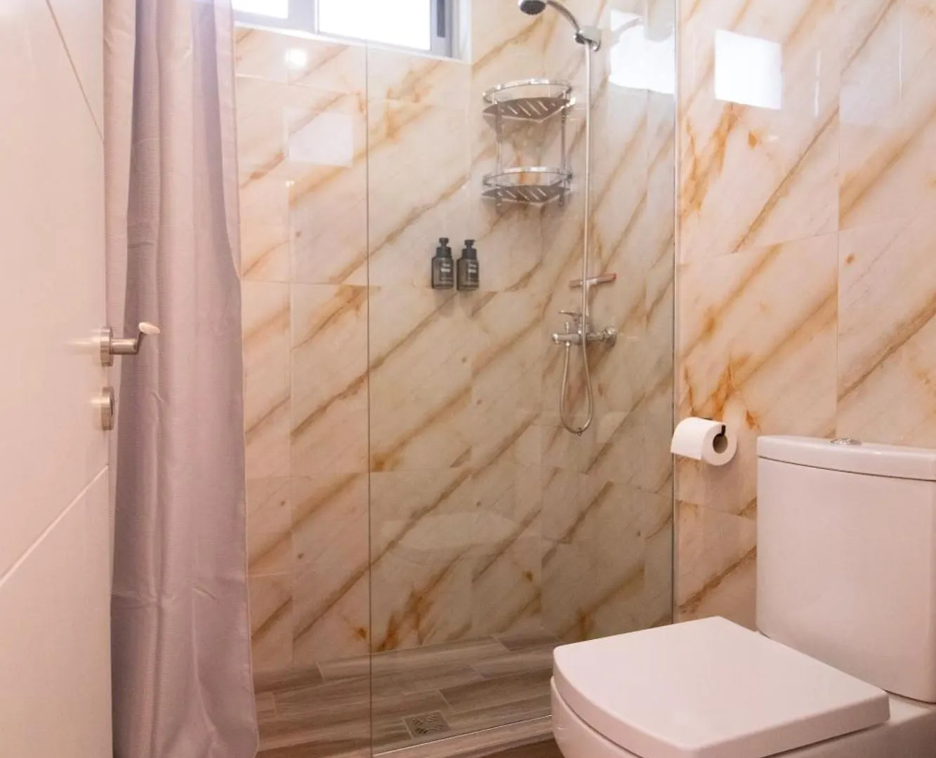 Modern Central Seaview Apartment Saranda  Sarandë