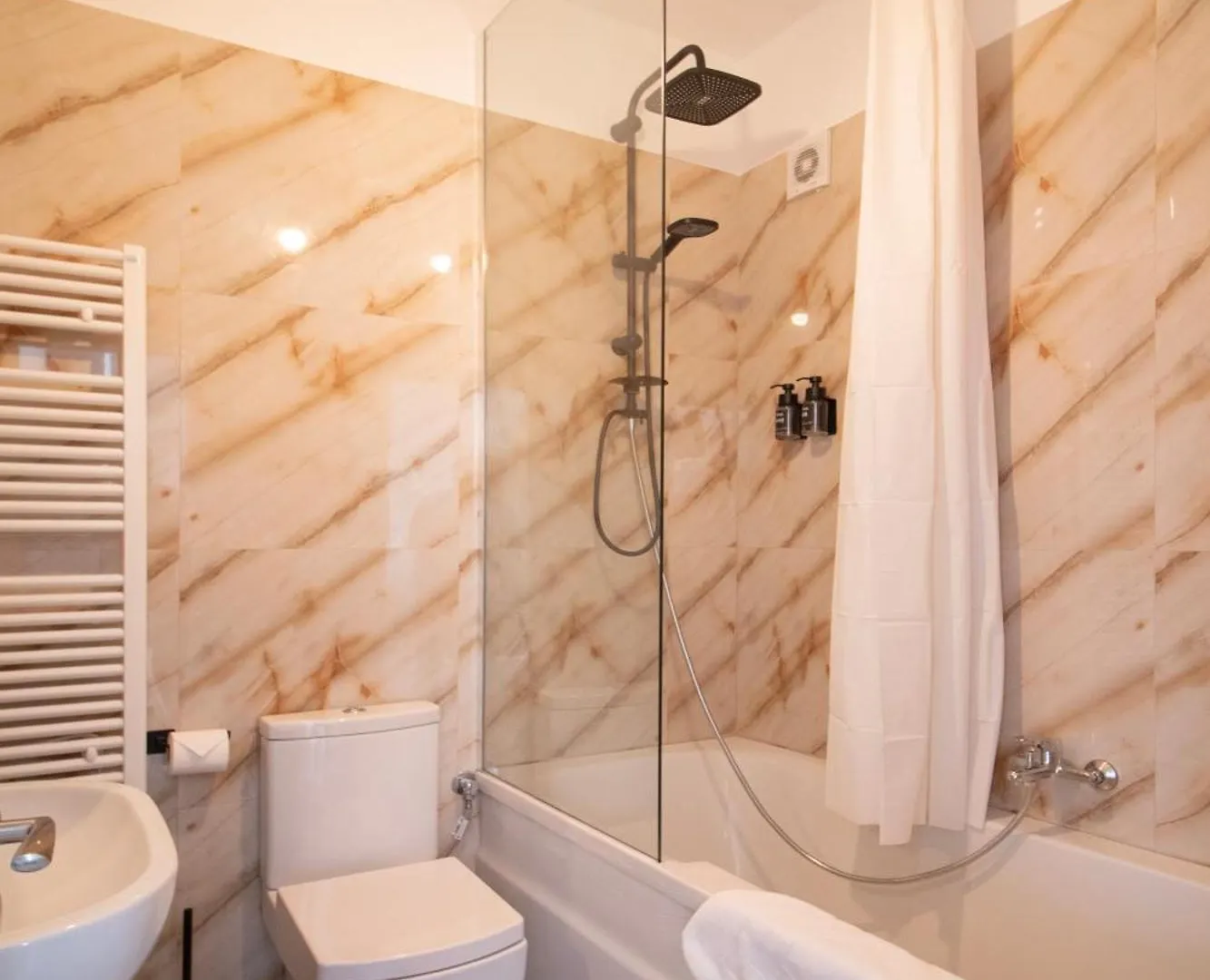 Modern Central Seaview Apartment Saranda 0*, Sarandë Albanien